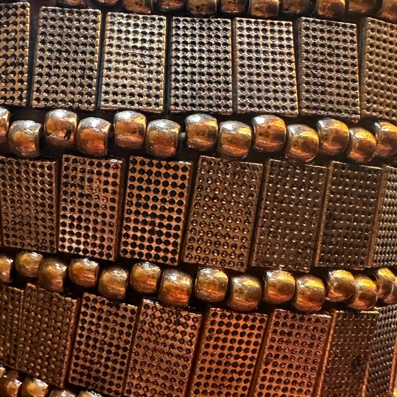 Custom gold hand jewellery - Picture 3 of 4